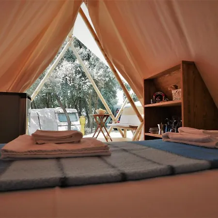 Glamping Tent 罗维尼